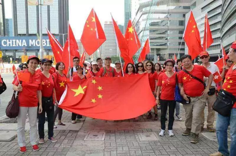 长时间看屏幕对眼睛的危害,如何保护视力,专家的有效建议